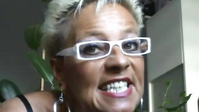 Mamas, Broche videos de sexo madrasta