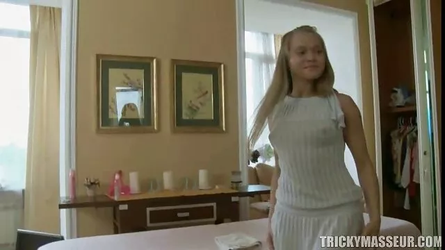 A miúda fodeu a sua grande rata video de ponor de aboborinha