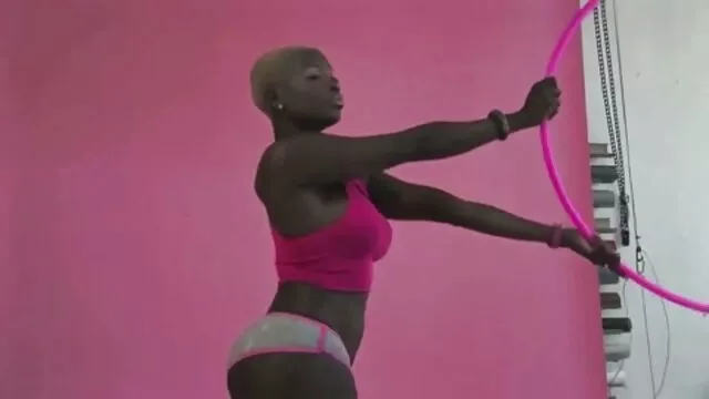 POVNOVATAS filme pornô homem com mulher Jovem árabe AYSHA (com grandes mamas) e grande pila por VCTOR BLOOM
