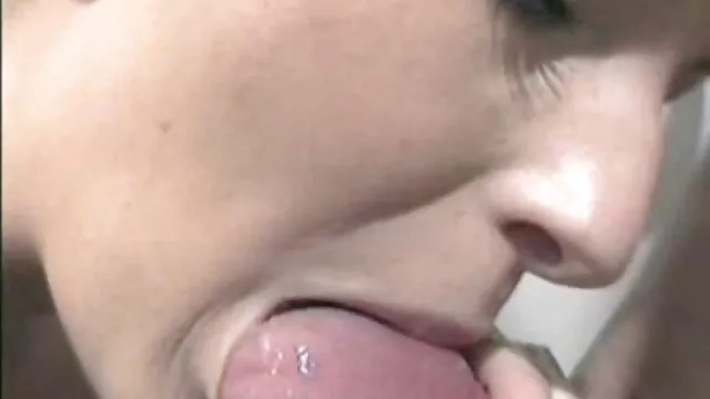 A videos pono carioca loira amadora Chupa pilas.