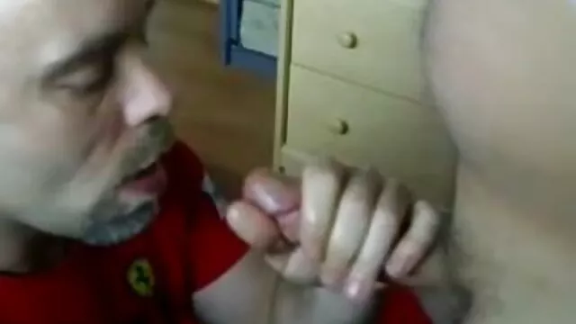 MormonBoyz é um tipo hetero numa posição vídeo pornô só novinhas missionária sem preservativo de um urso musculoso dominante.