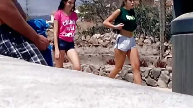 MILF Mika vídeo pornô de menina nova Osawa ganha duas pilas
