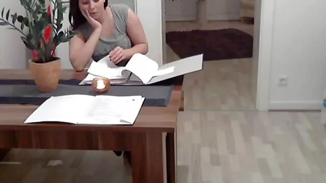 A enfermeira Busty gostaria de foder mais no hotajp filme pornô de mulher transando com cavalo com.