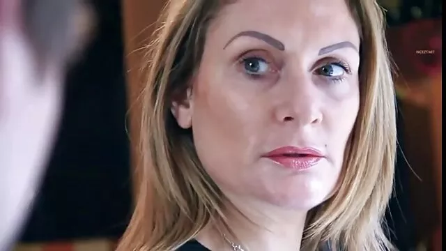 Orgasmos colossais de foder filme pornô com mulher velha com dildo Sarahs