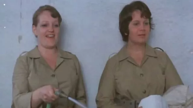 Um agente imobiliário com tesão come uma grande filme de sexo da brasileirinha pila preta.